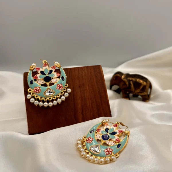 Miorah Aasmaani - Mehendi Polish Enameled Crescent Earring