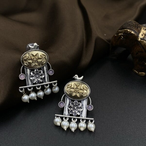 Komolika Aruni Aabha - A Glimmer of Effortless Radiance