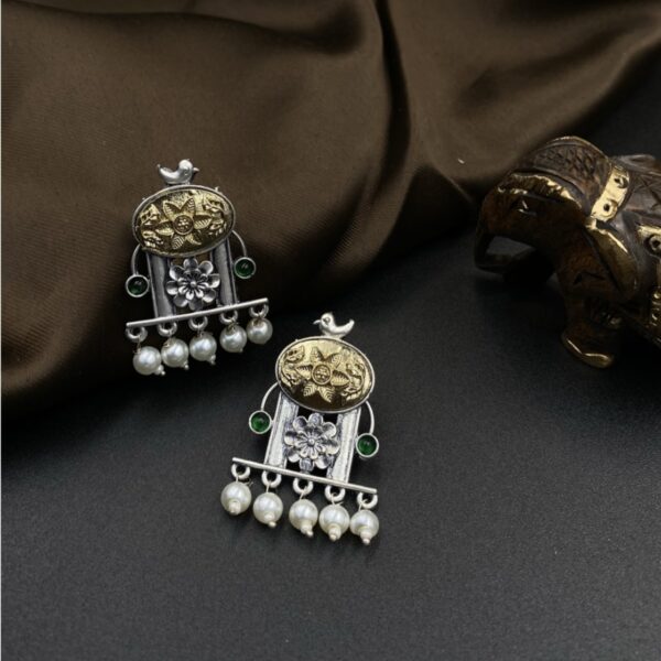 Komolika Panna - A Glimmer of Effortless Radiance