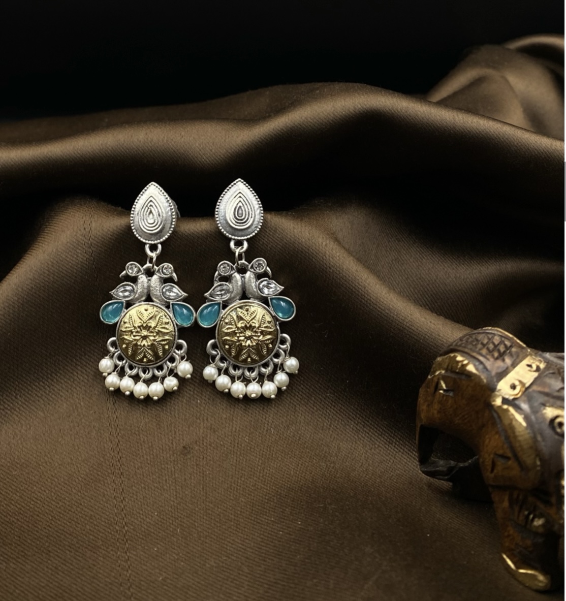 Screenshot Noorani Mayuri Avataar - A Royal Two-Tone Treasure - Image 1