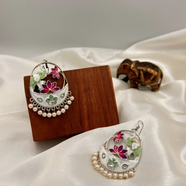 Doodhiya Tushkari - A Tusk of Timeless Grace