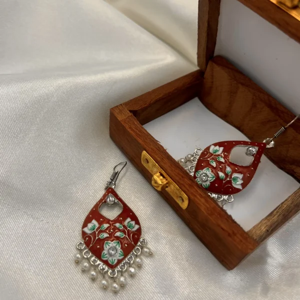 Laali Miraya - A Princess' Playful Adornment