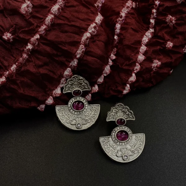 Ardhachandra Raktam - A Glimmer of Antique Grace