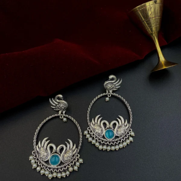 Rajhans Chakra Neerja - A Joyful Embrace