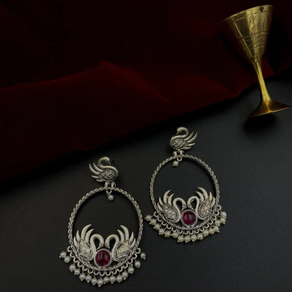 Rajhans Chakra Raktam - A Joyful Embrace