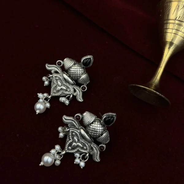 Mandap Kundal Kaal-Bhairavi - A Sacred Embrace